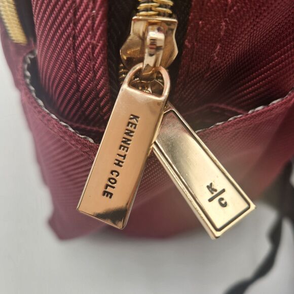 Kenneth Cole Reaction Back Pack Burgundy 15"x11"x7" Outer & Inner Pockets - Picture 5 of 16